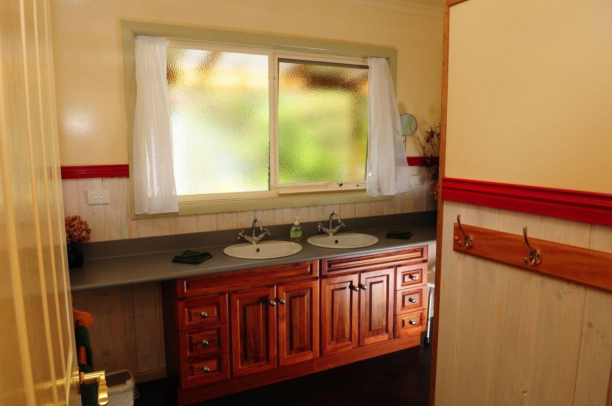 The Crays Accommodation Strahan Exterior foto